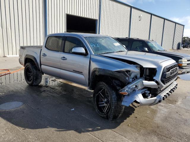  TOYOTA TACOMA 2017 Srebrny