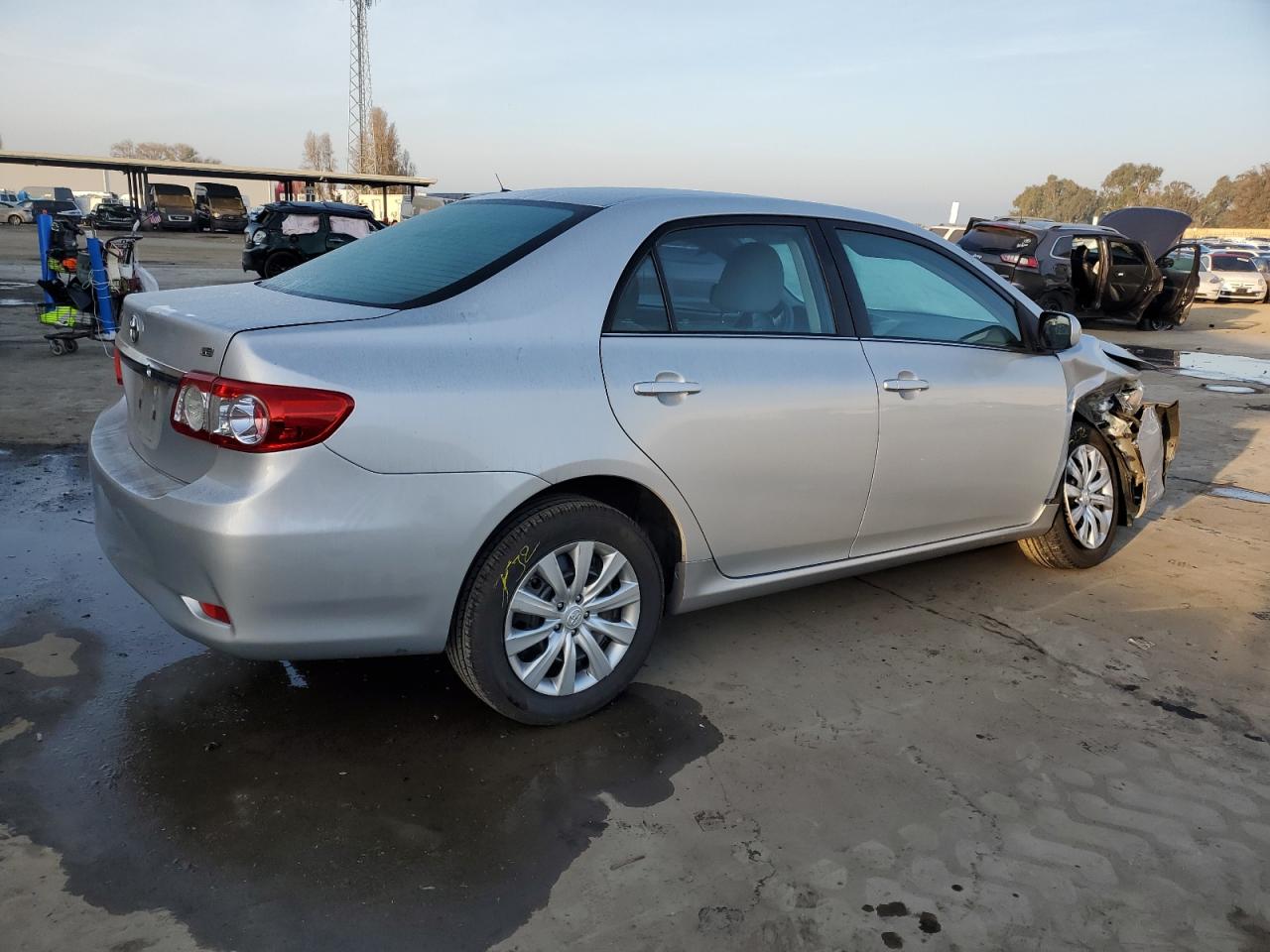 VIN 2T1BU4EEXDC039375 2013 TOYOTA COROLLA no.3