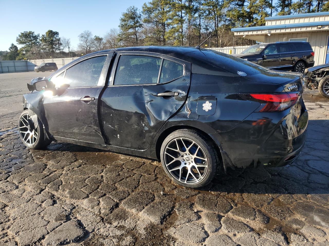 2020 Nissan Versa - Image 2