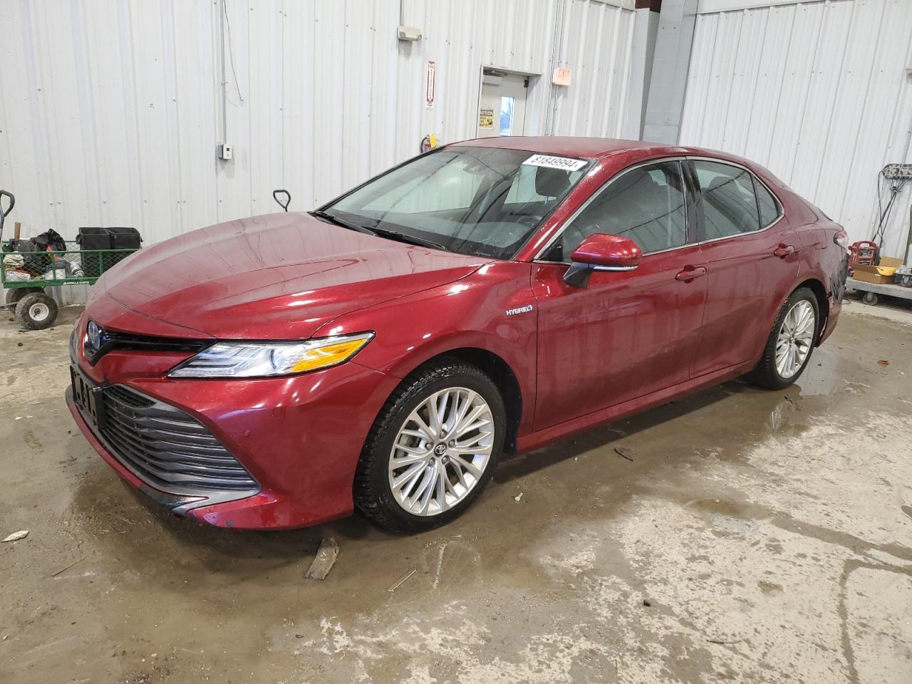 VIN 4T1B21HK2JU500729 2018 TOYOTA CAMRY no.1