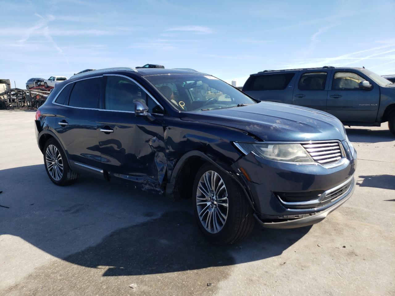 VIN 2LMPJ6LRXHBL12717 2017 LINCOLN MKX no.4