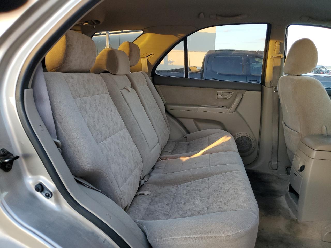 2006 Kia Sorento - Image 11