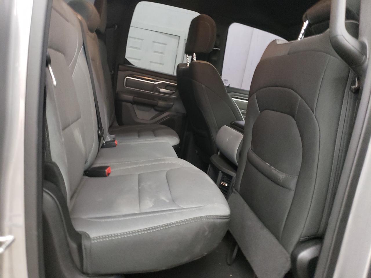 2022 RAM 1500 - Image 10