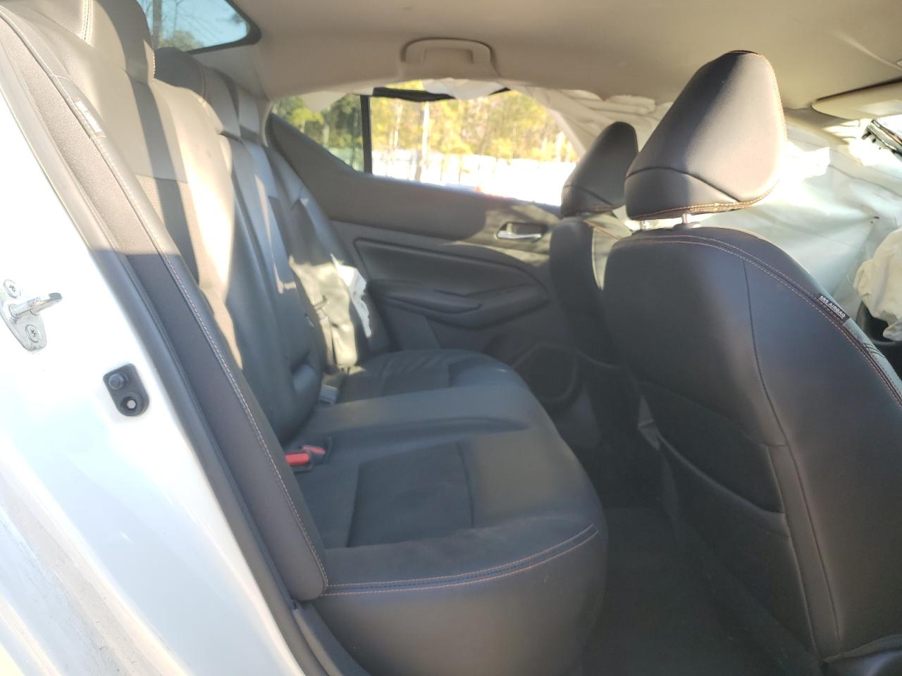 2019 Nissan Altima - Image 10
