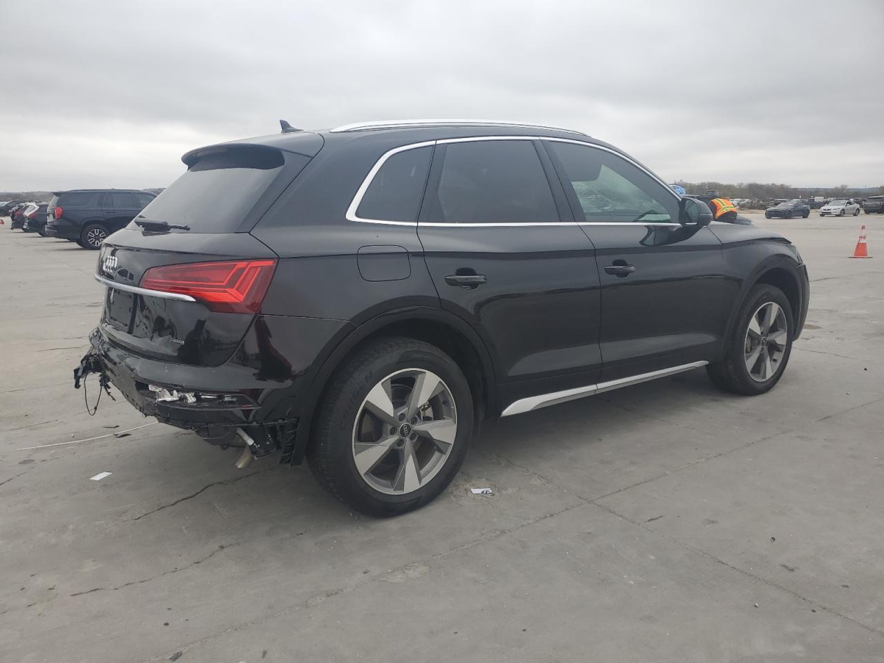 2024 Audi Q5 - Image 3