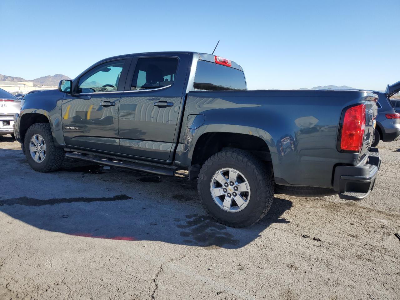 VIN 1GCGSBEN7K1356287 2019 CHEVROLET COLORADO no.2