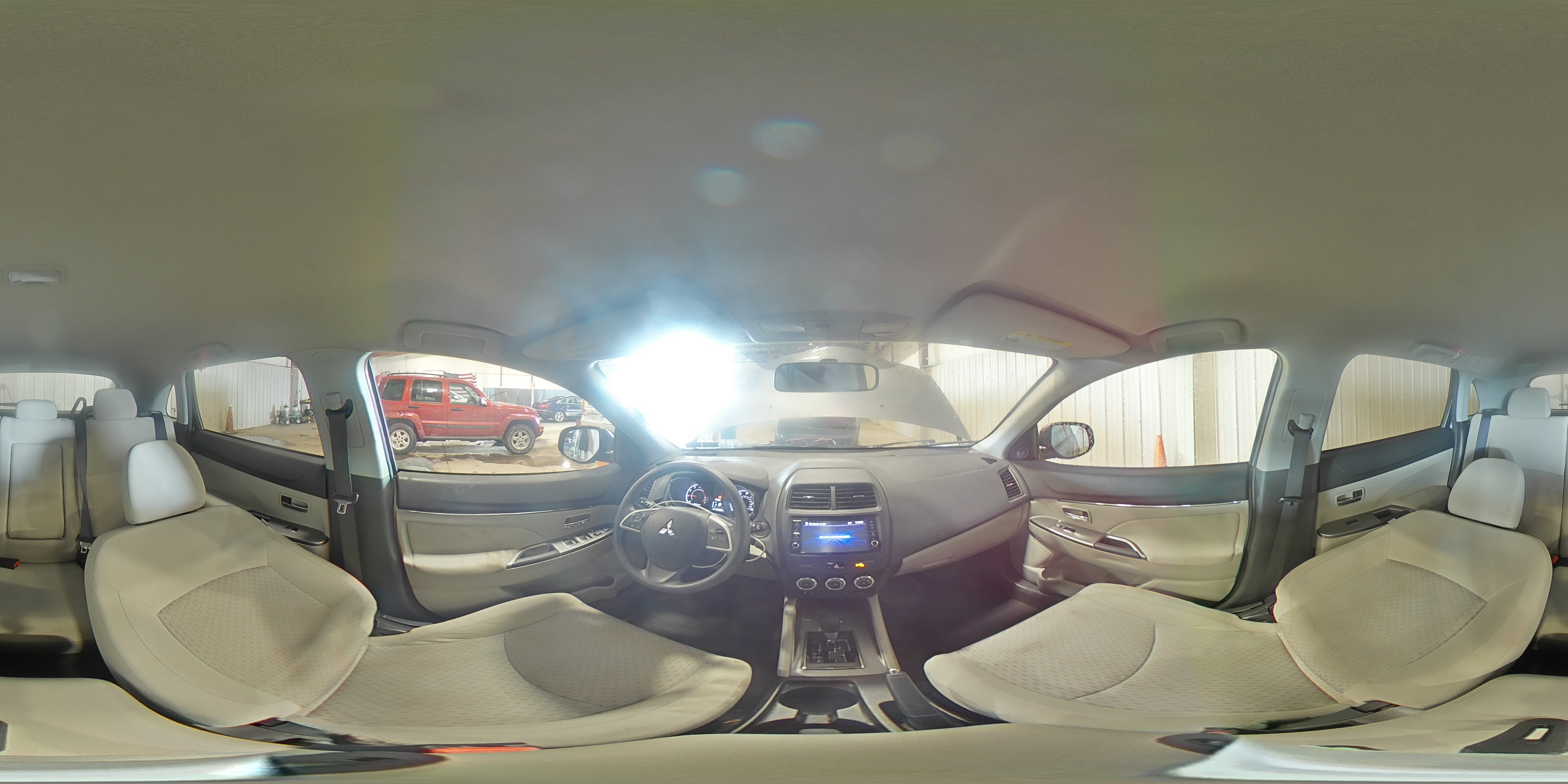 2018 Mitsubishi Outlander - Image 16