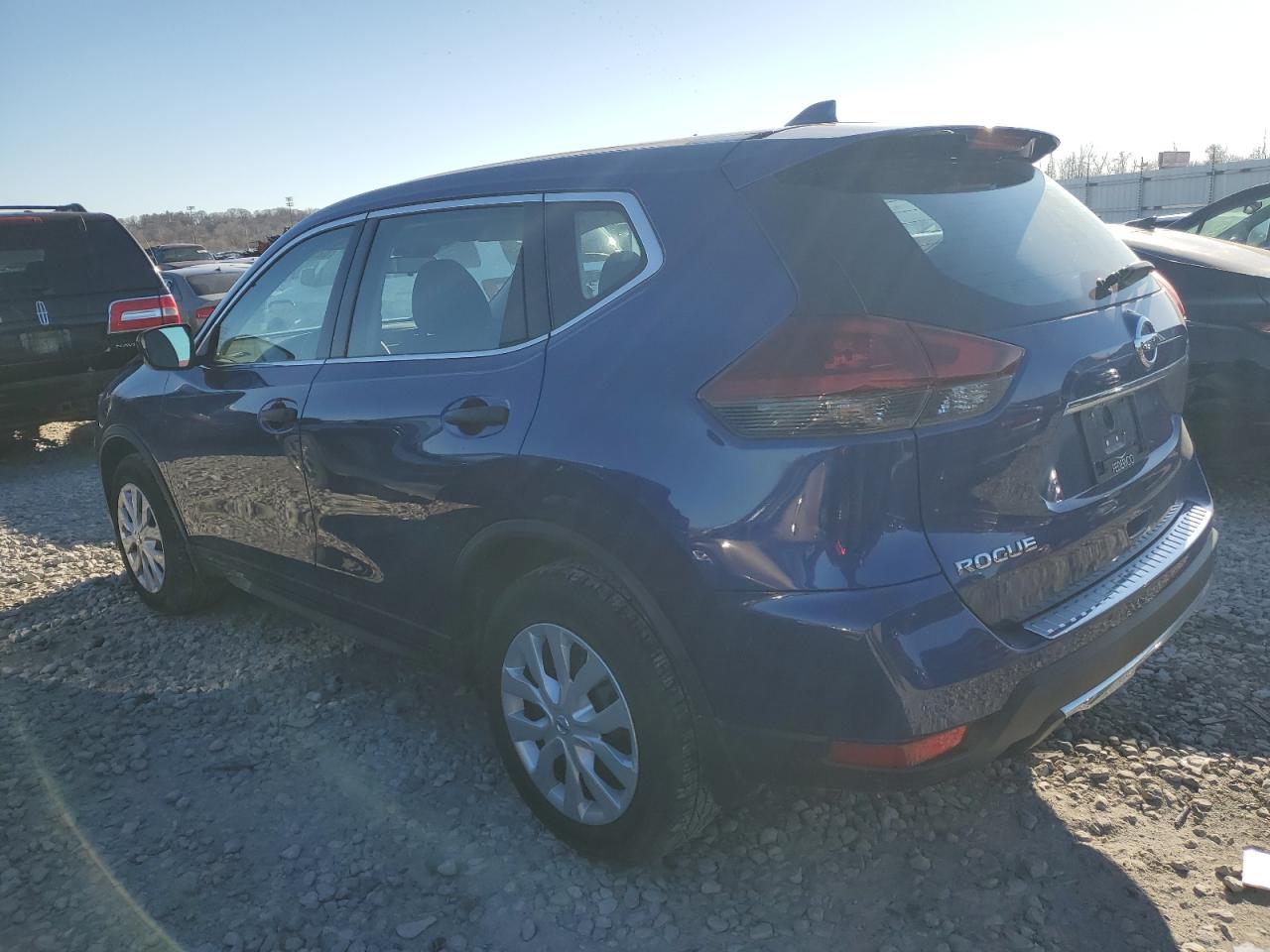 2020 Nissan Rogue - Image 2