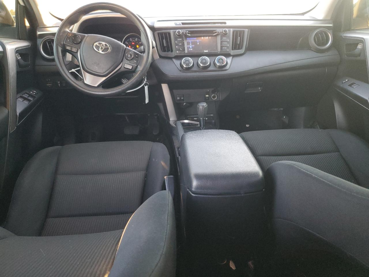 2017 Toyota RAV 4 - Image 8