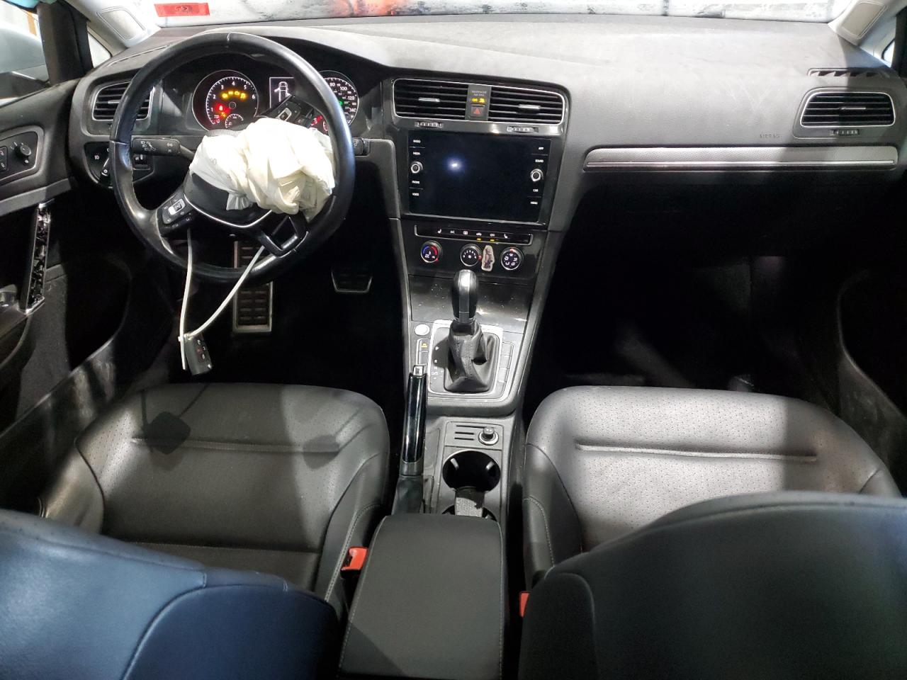 2019 Volkswagen Golf - Image 8