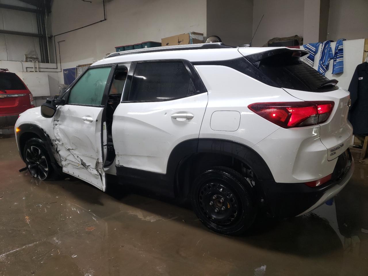 2021 Chevrolet TrailBlazer - Image 2