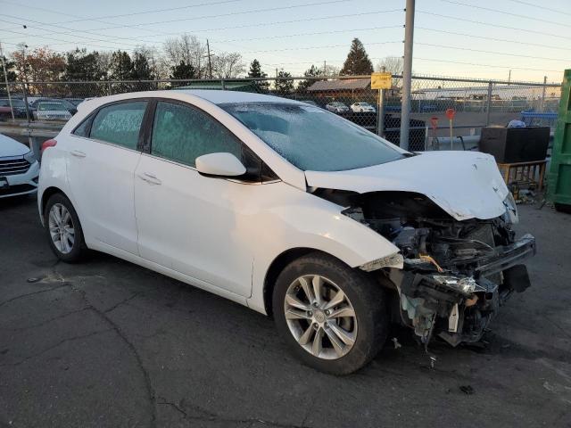  HYUNDAI ELANTRA 2015 Білий