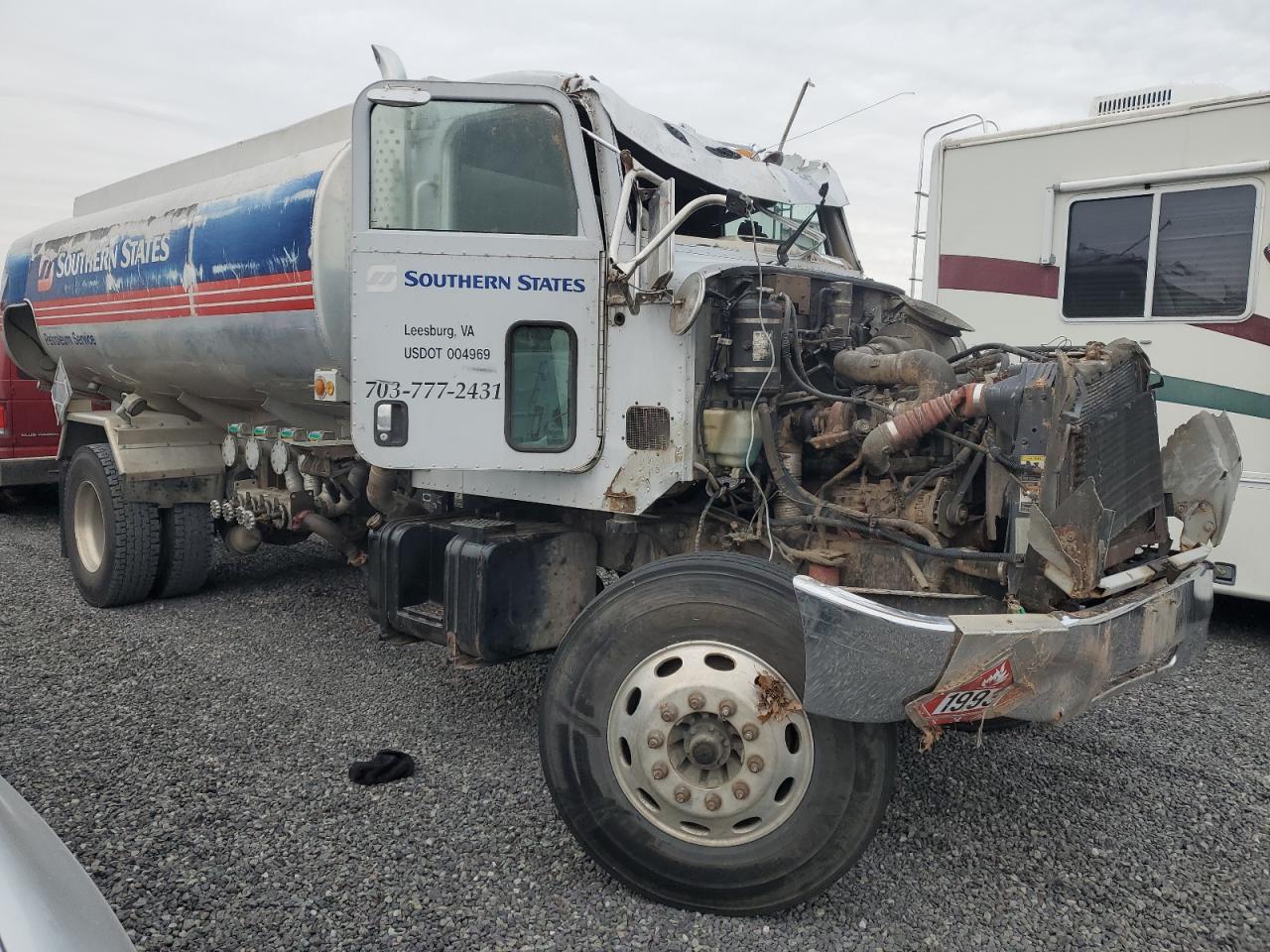 2006 Peterbilt 335  იყიდება Fredericksburg-ში, VA - Front End