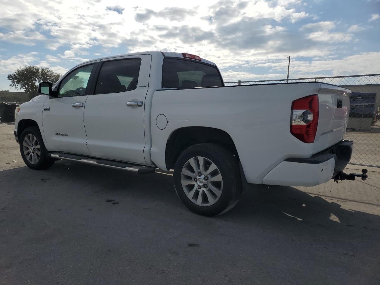 2014 Toyota Tundra - Image 2