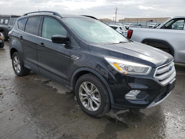  FORD ESCAPE 2018 Czarny