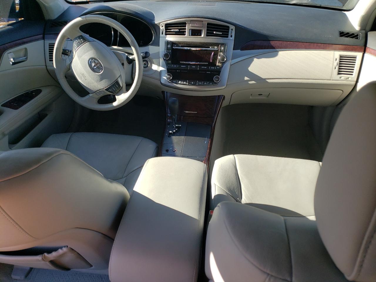 2012 Toyota Avalon - Image 8