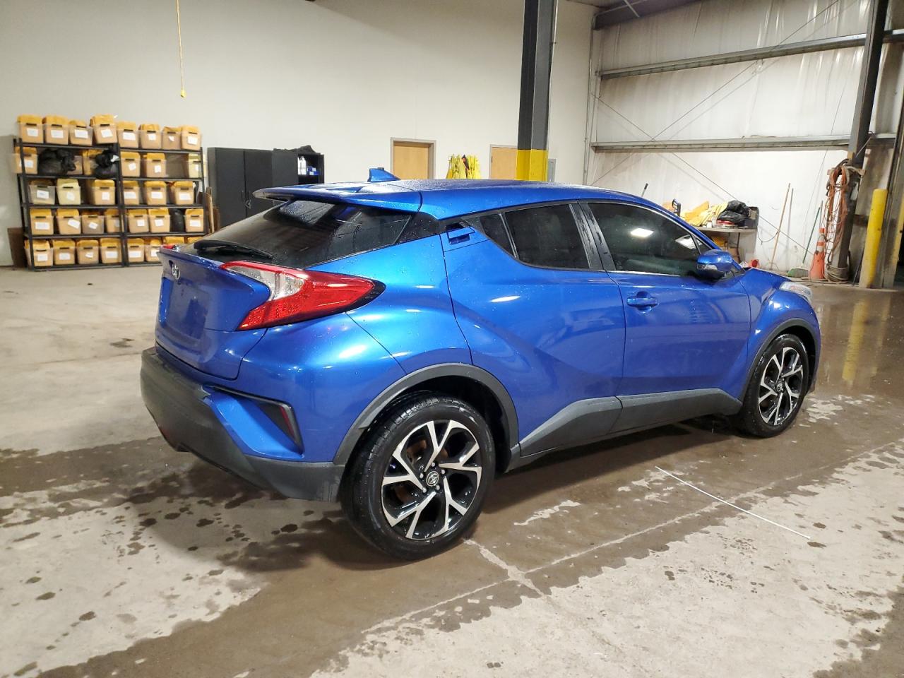 VIN NMTKHMBXXJR044717 2018 TOYOTA C-HR no.3