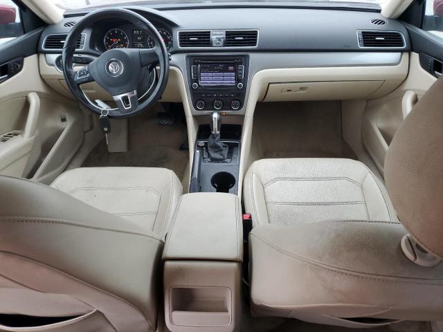  VOLKSWAGEN PASSAT 2015 Красный