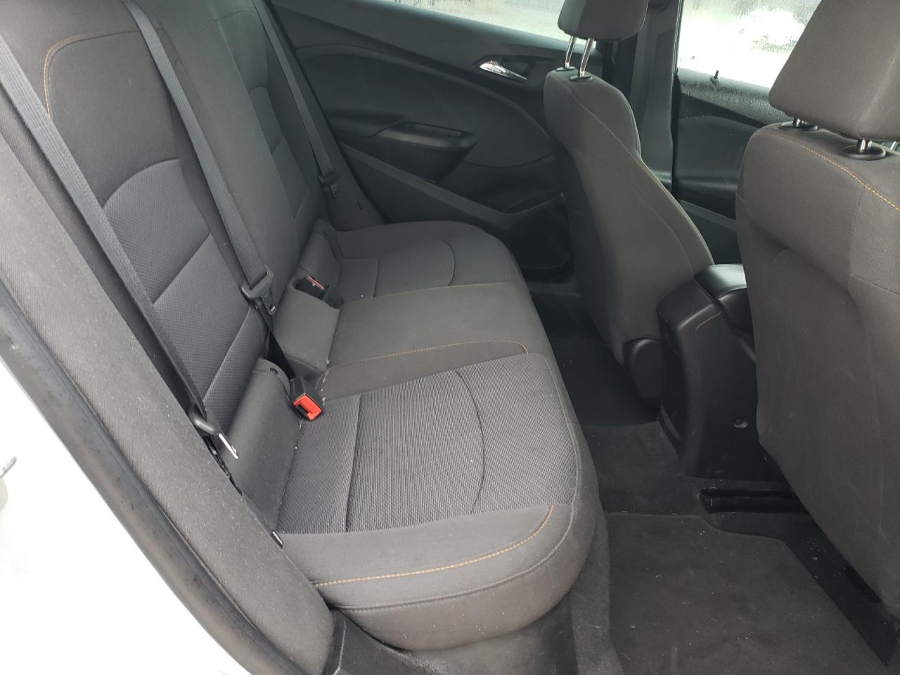 2018 Chevrolet Cruze - Image 10