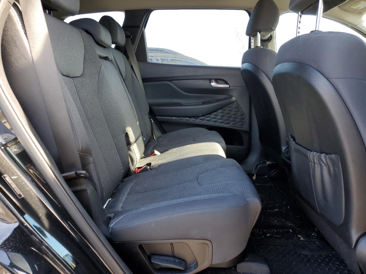 2020 Hyundai Santa Fe - Image 11
