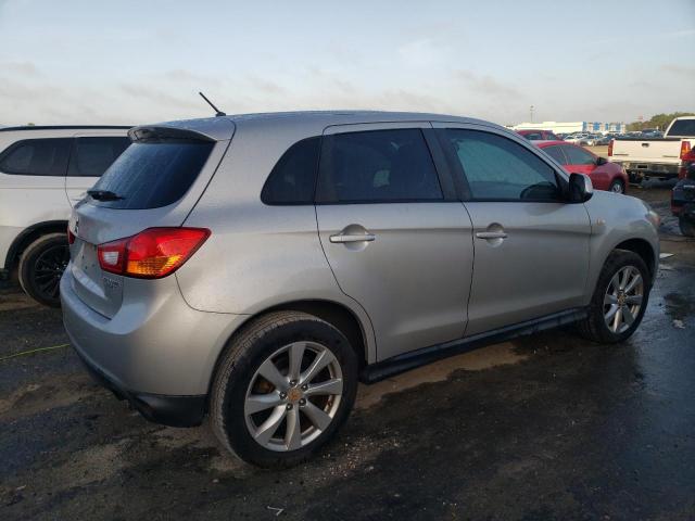  MITSUBISHI OUTLANDER 2015 Srebrny