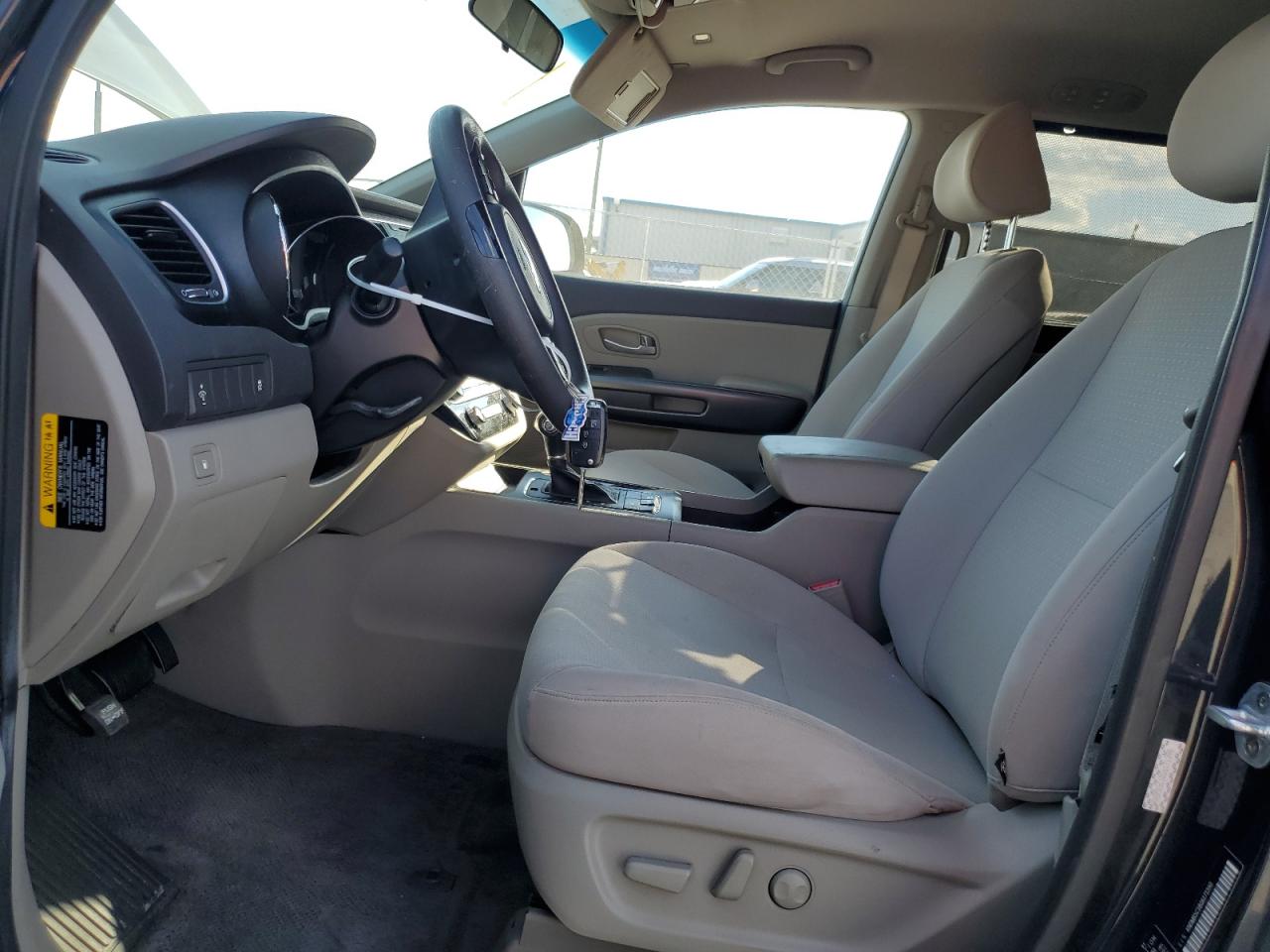 2016 Kia Sedona - Image 7