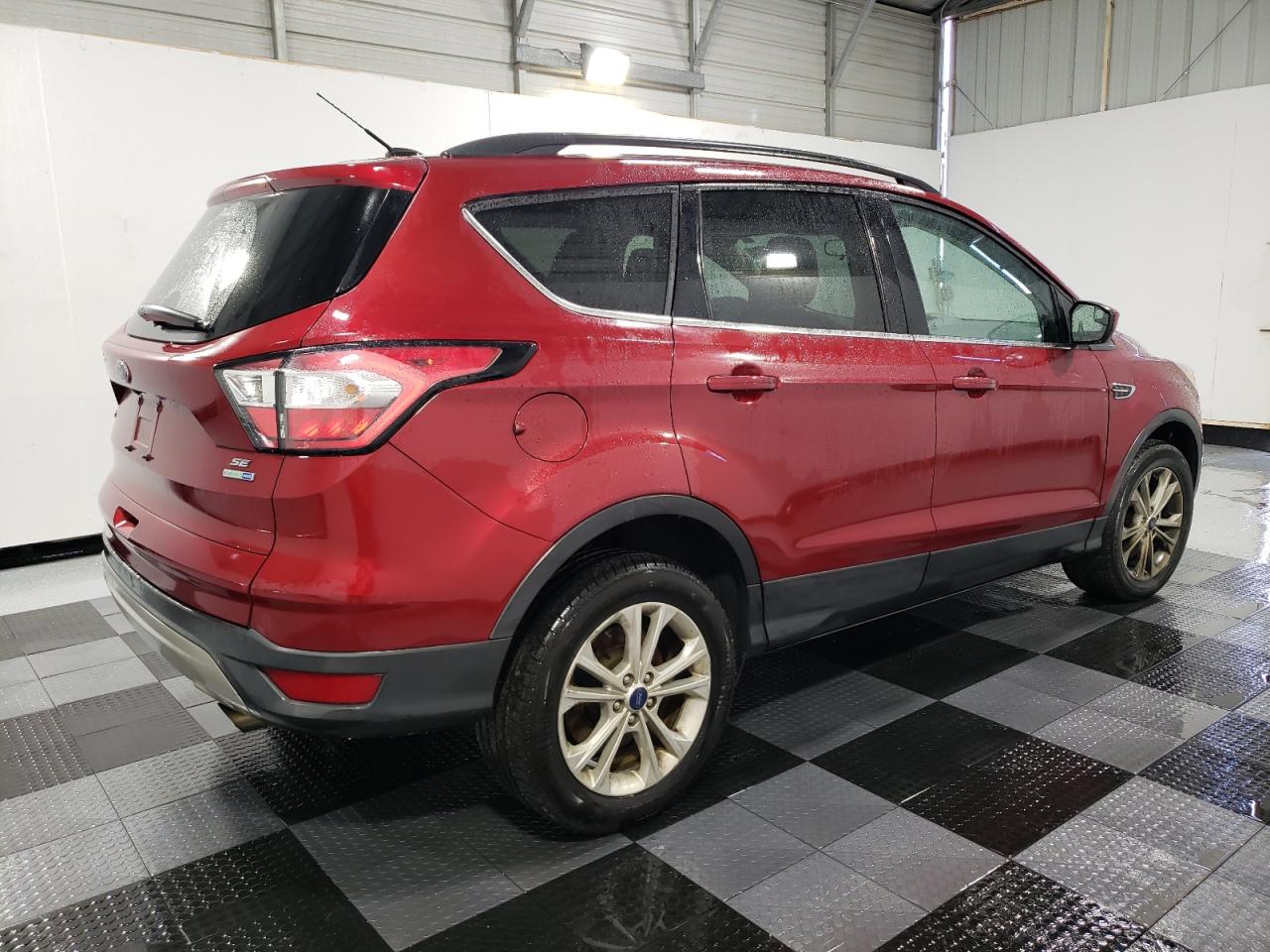 VIN 1FMCU9G99JUC13674 2018 FORD ESCAPE no.3