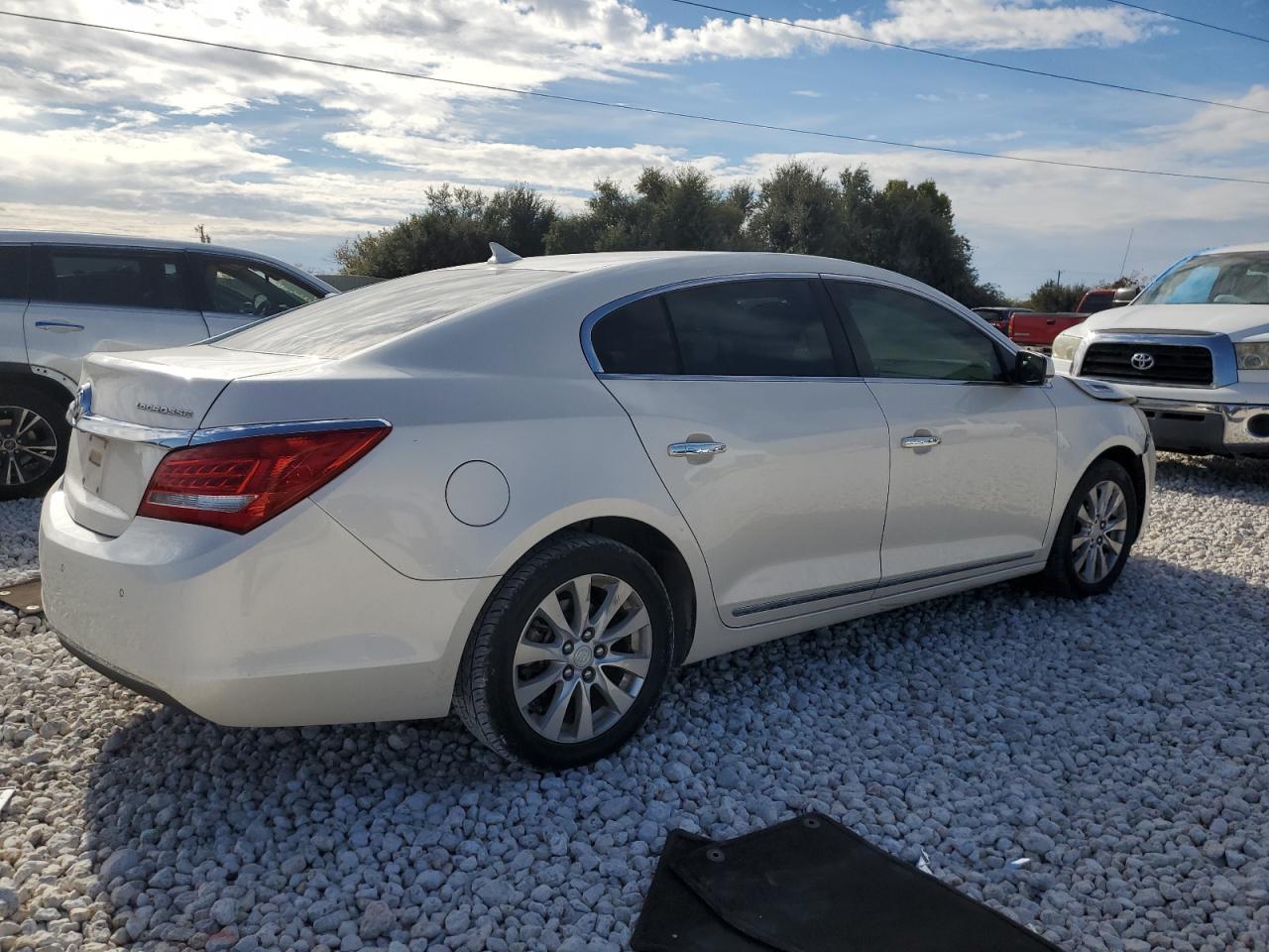 VIN 1G4GB5GRXEF166861 2014 BUICK LACROSSE no.3