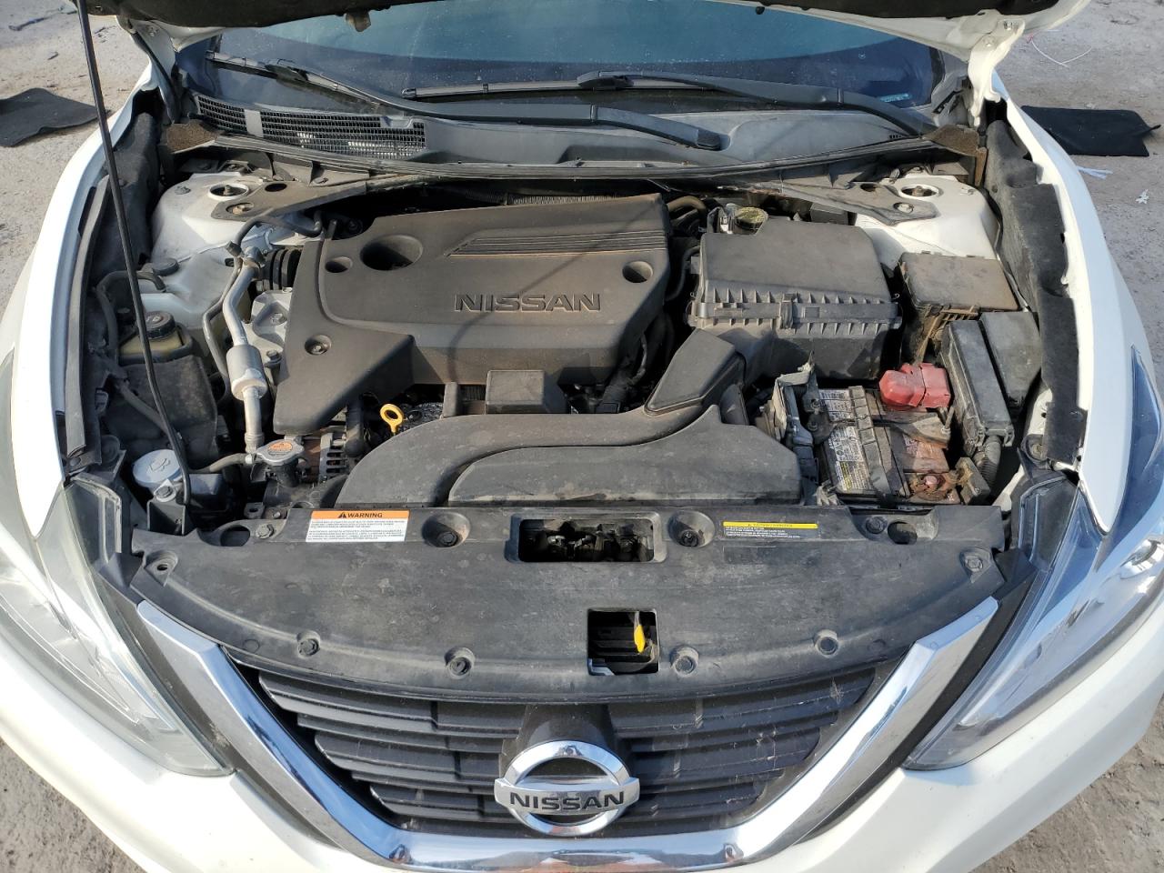 2017 Nissan Altima - Image 12