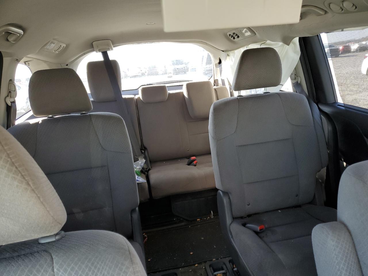 2016 Honda Odyssey - Image 10