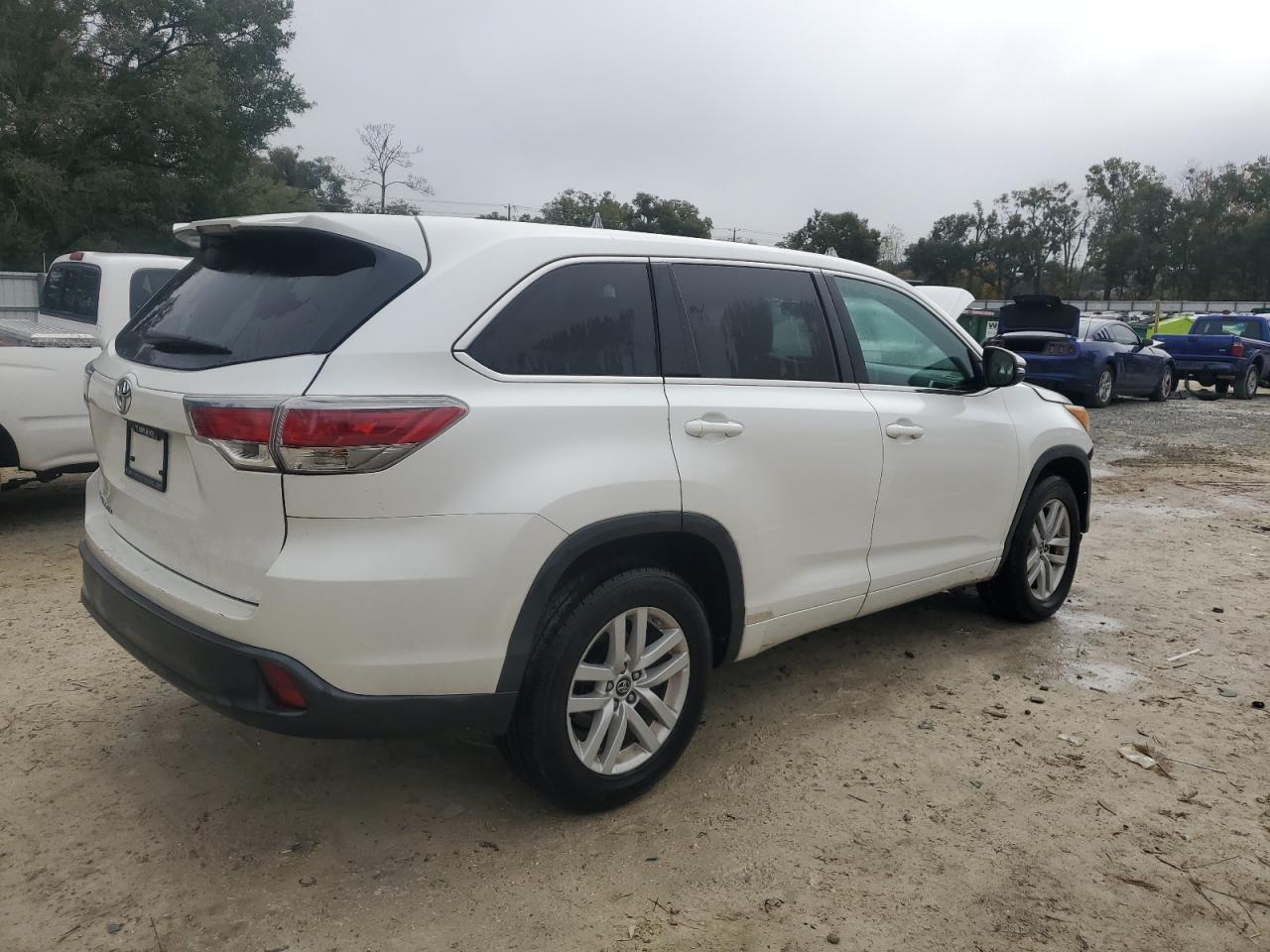 VIN 5TDZKRFH1GS172676 2016 TOYOTA HIGHLANDER no.3