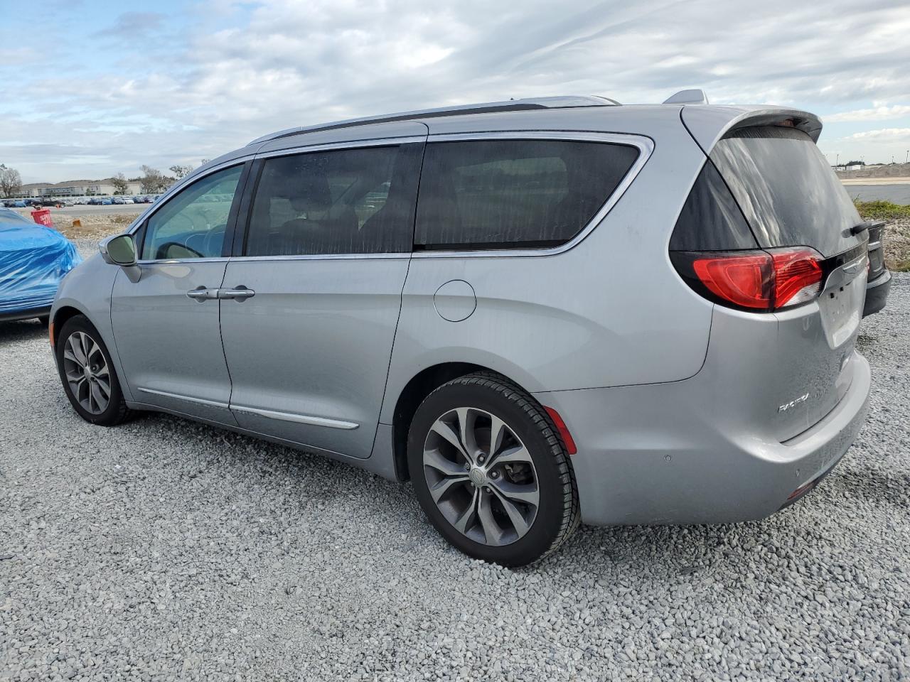 2C4RC1GG6JR172256 2018 CHRYSLER PACIFICA - Image 2