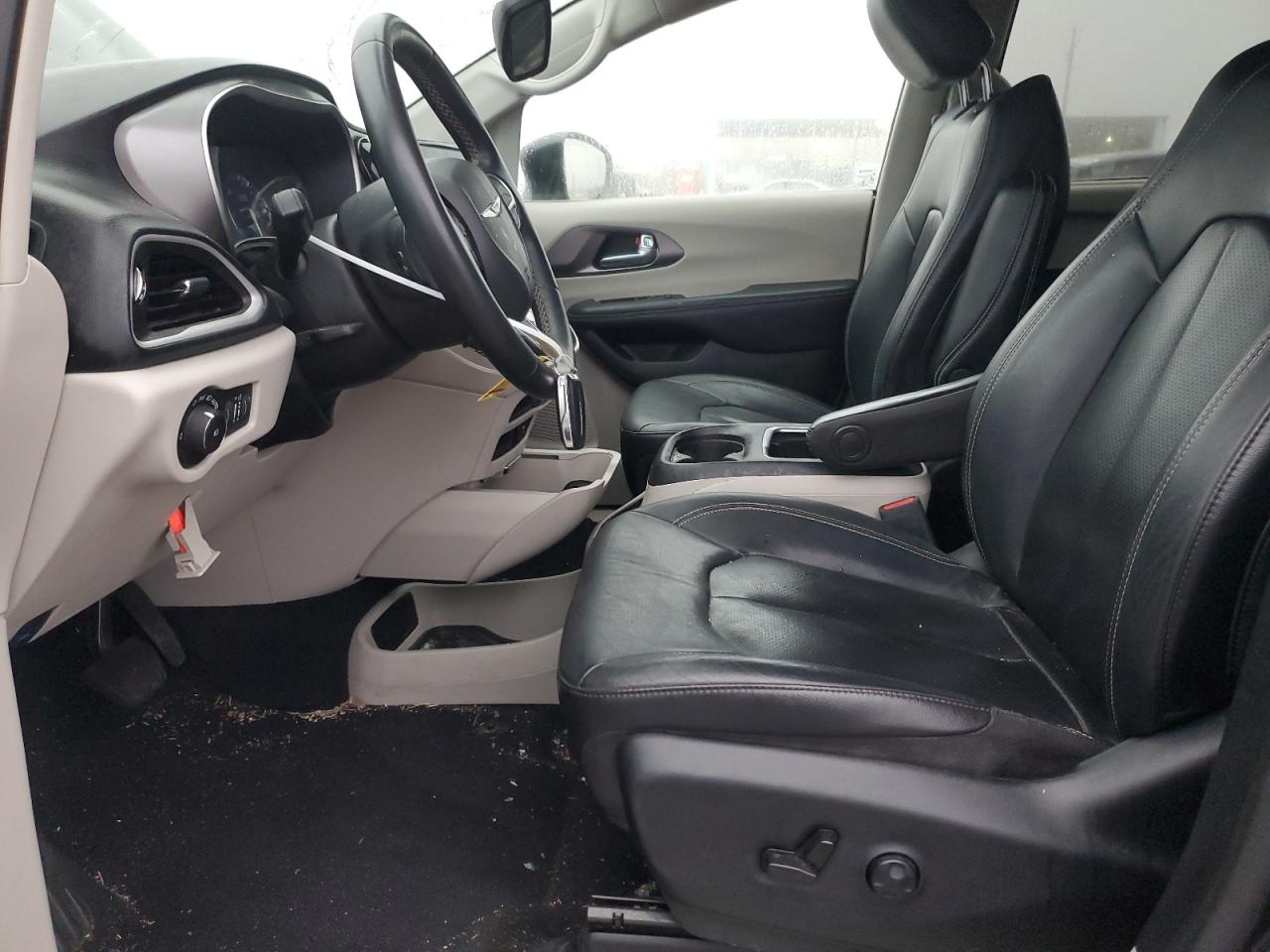 2022 Chrysler Pacifica - Image 7