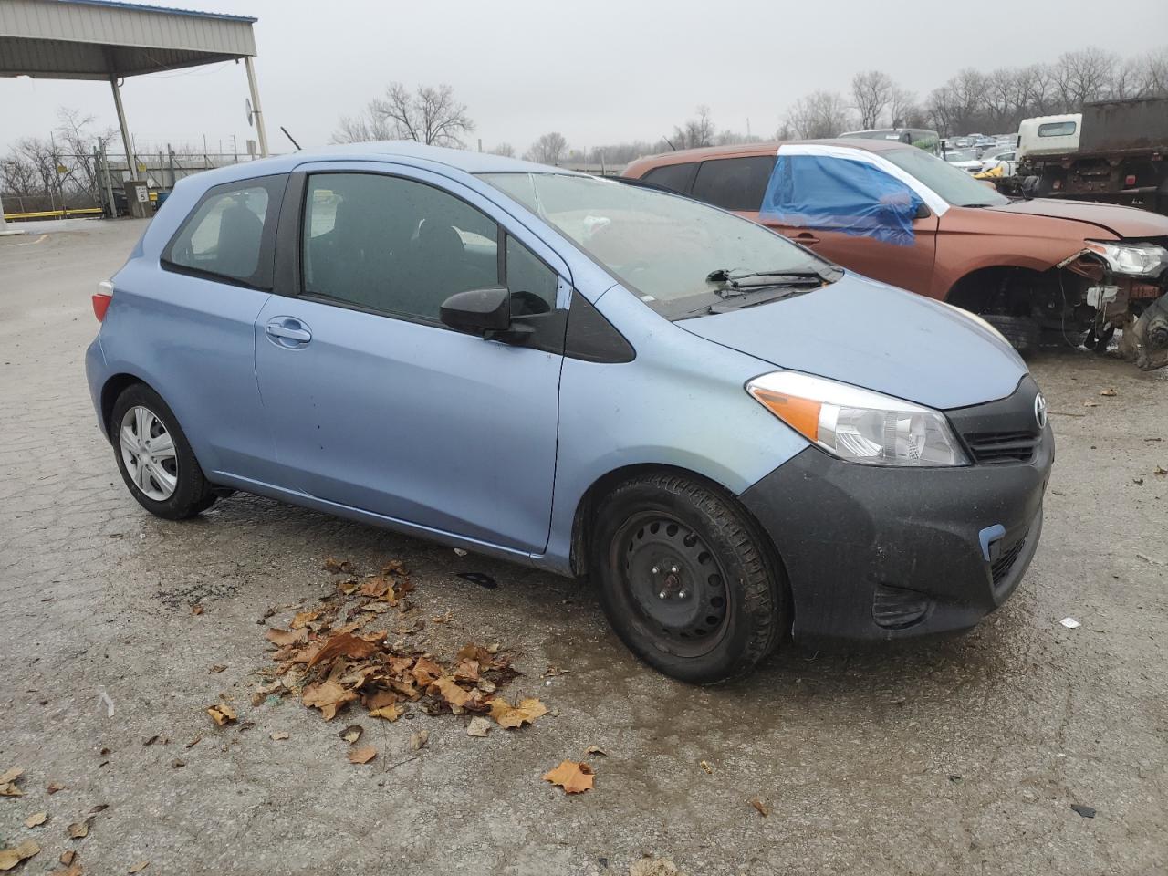 VIN VNKJTUD33EA011350 2014 TOYOTA YARIS no.4