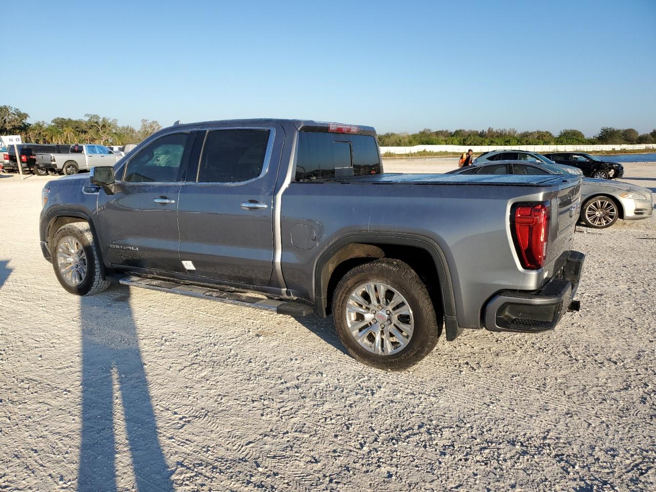 2020 GMC Sierra - Image 2