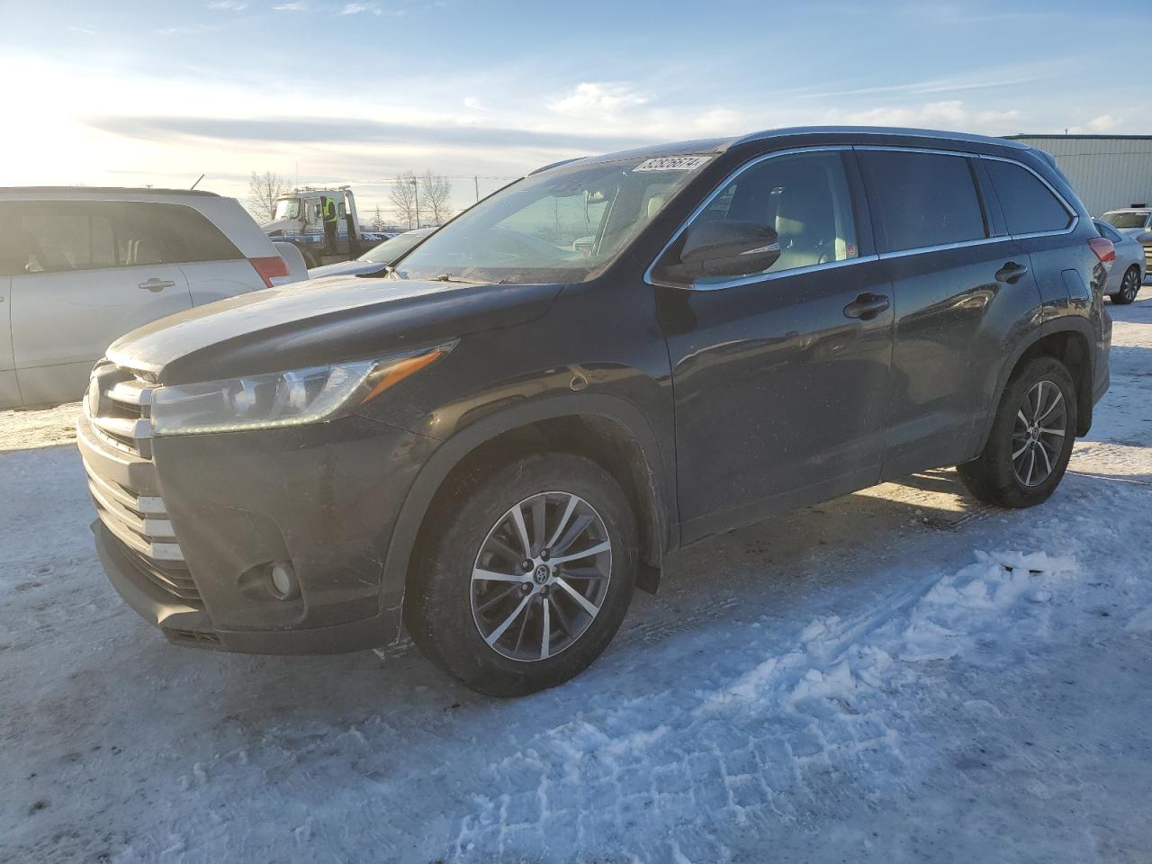 2019 Toyota Highlander - Image 1