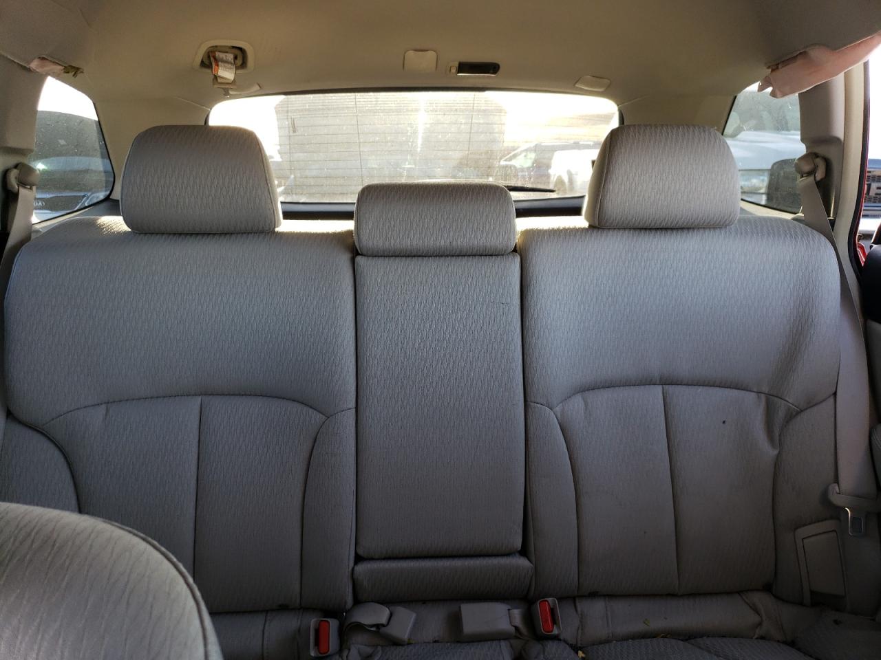 2011 Subaru Outback - Image 10