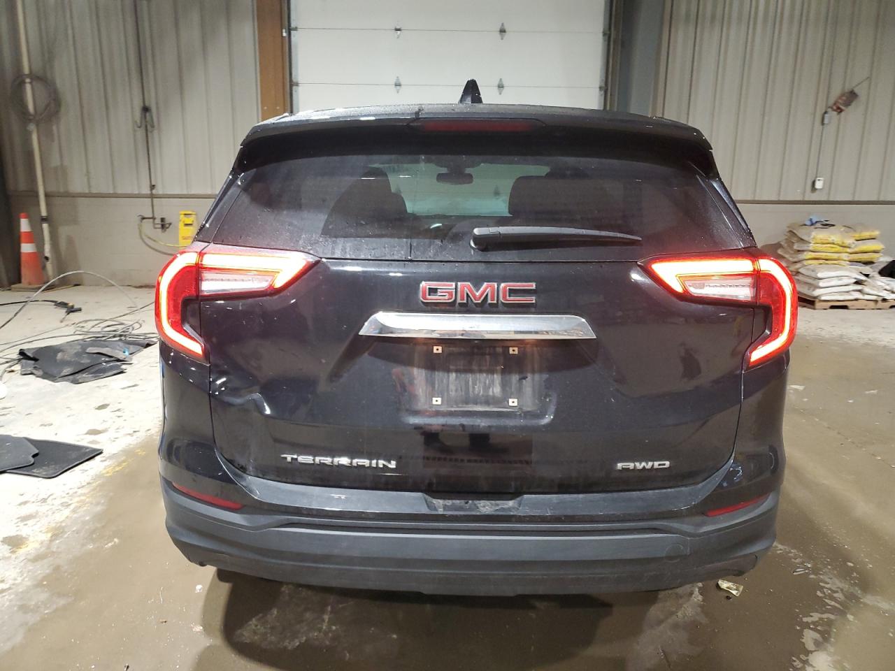 2022 GMC Terrain - Image 6