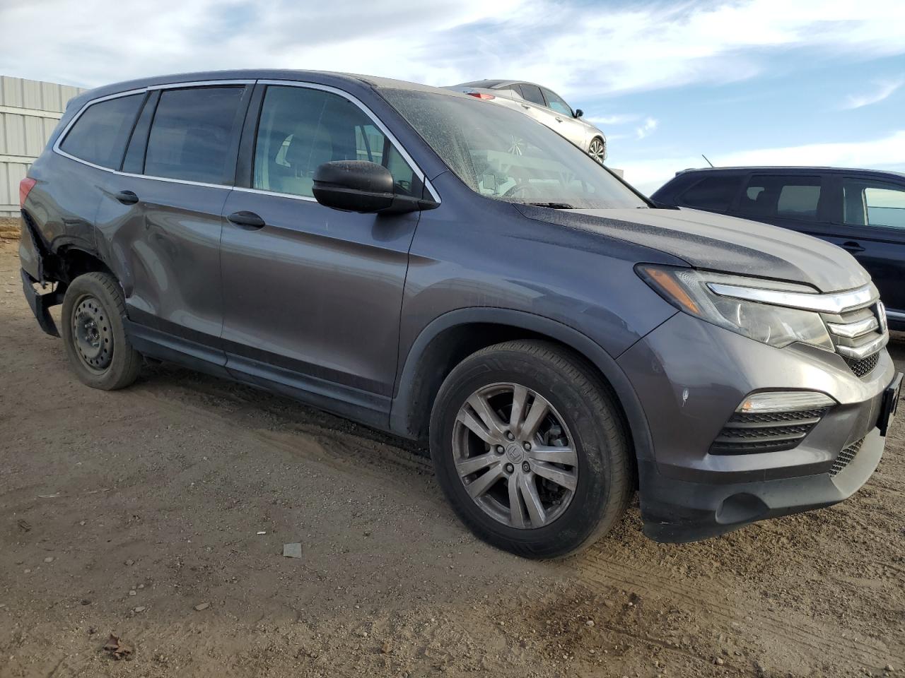 VIN 5FNYF5H11GB045553 2016 HONDA PILOT no.4