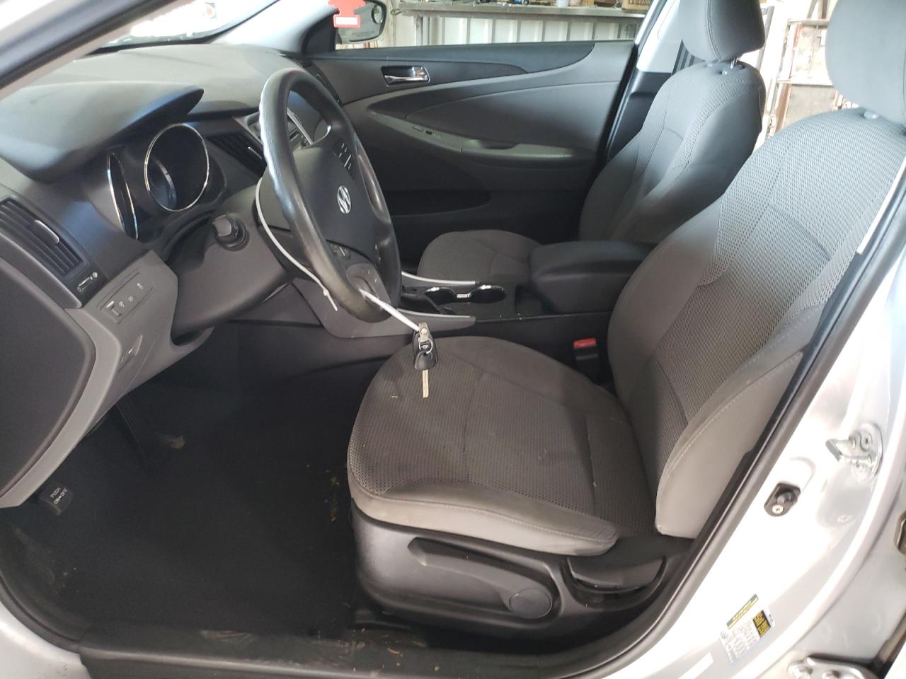 2011 Hyundai Sonata - Image 7