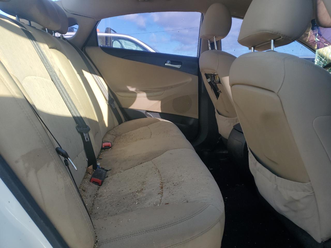 2013 Hyundai Sonata - Image 11
