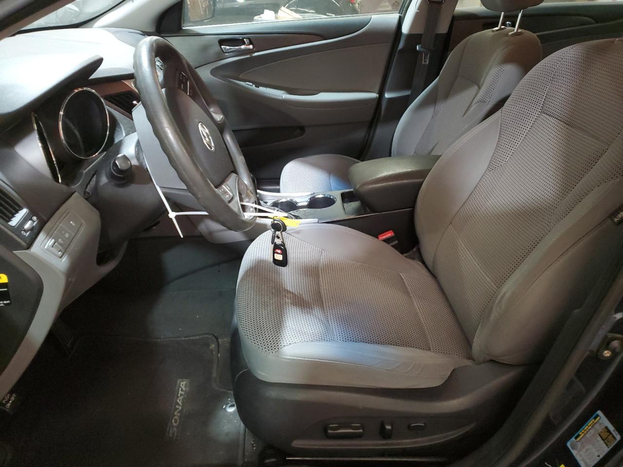 2012 Hyundai Sonata - Image 7