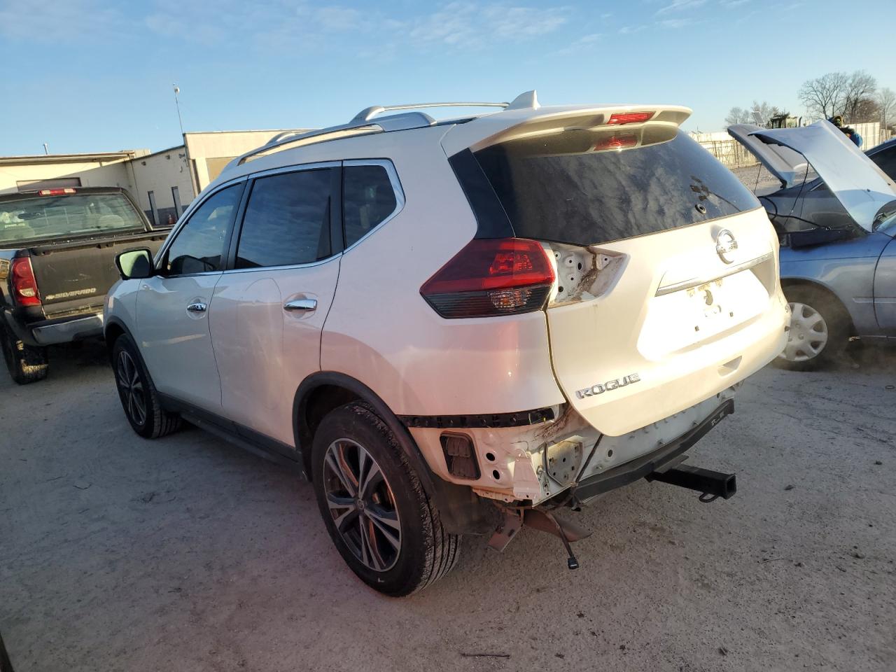 2019 Nissan Rogue - Image 2