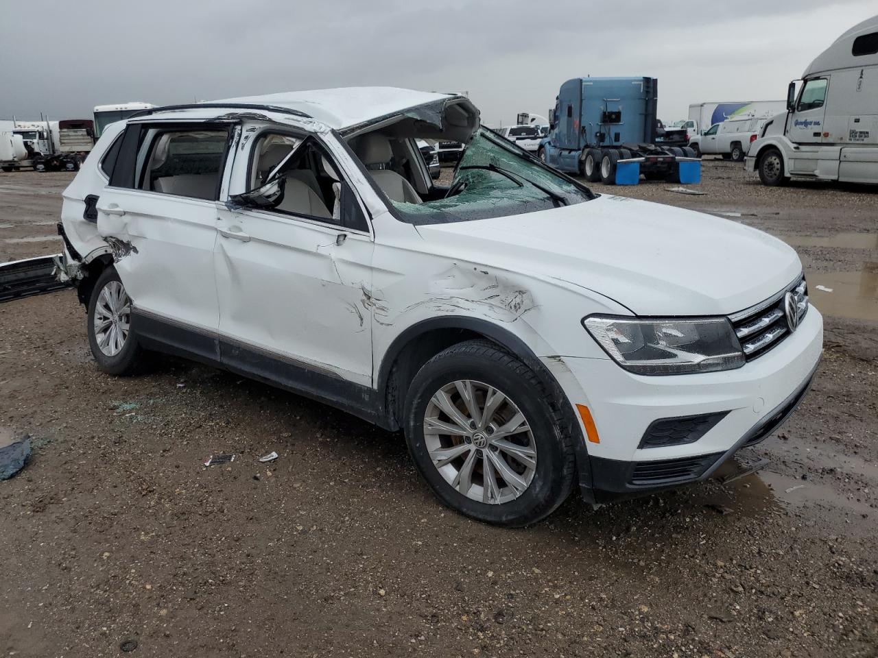2018 Volkswagen Tiguan - Image 4
