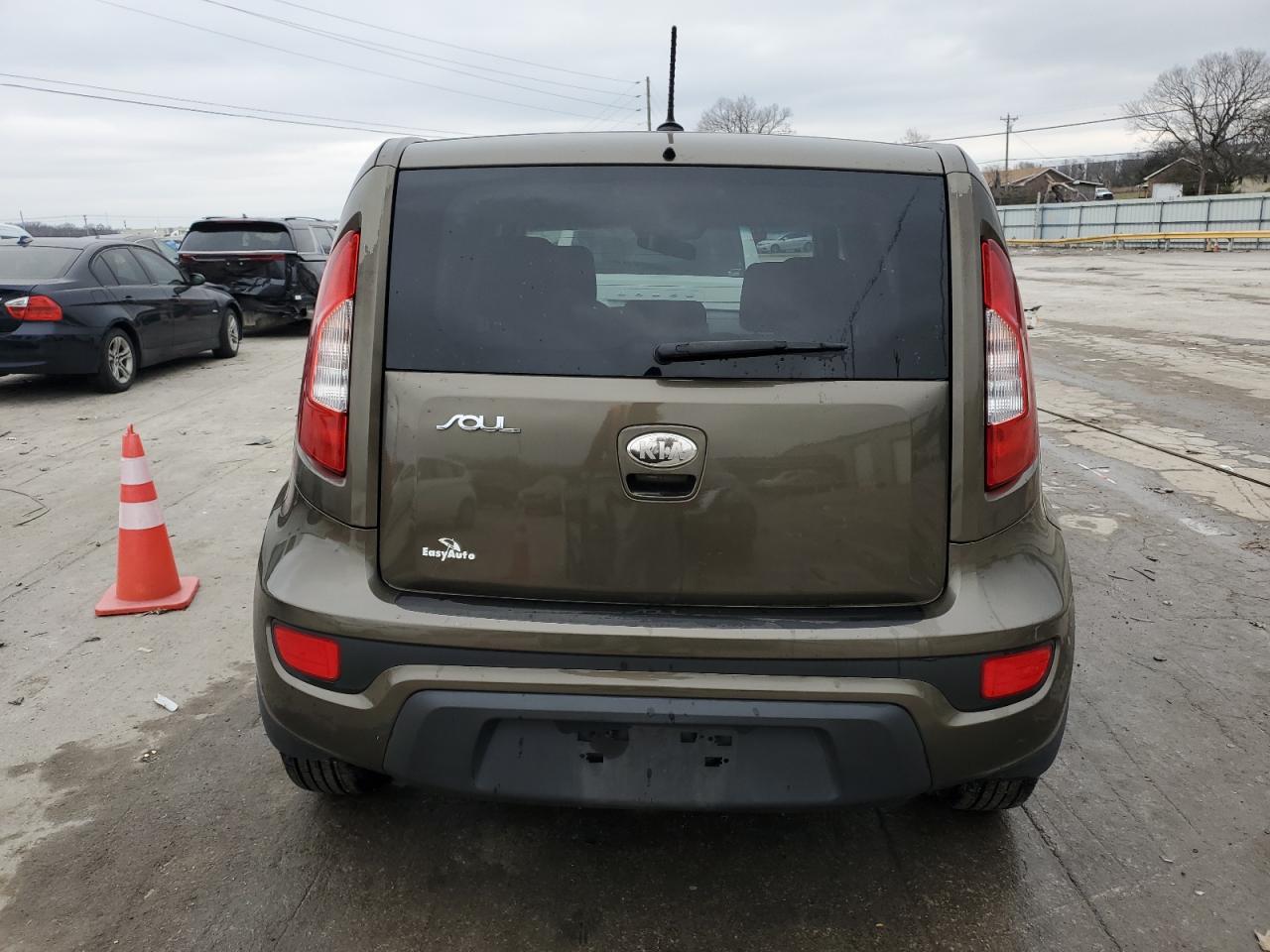 VIN KNDJT2A51D7562424 2013 KIA SOUL no.6