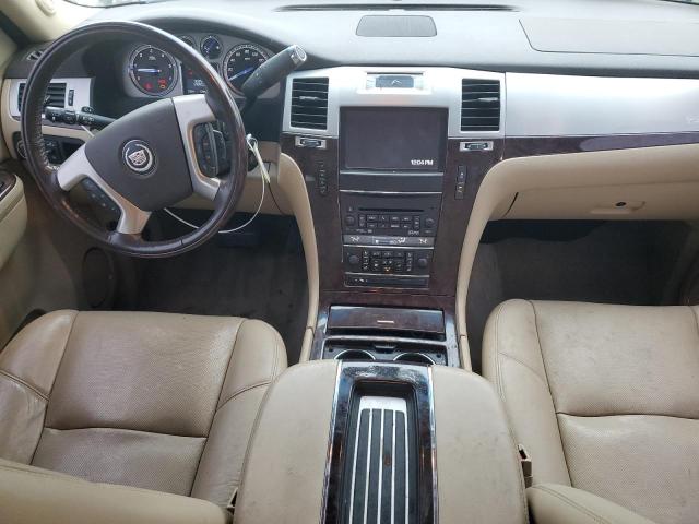  CADILLAC ESCALADE 2012 Кремовый