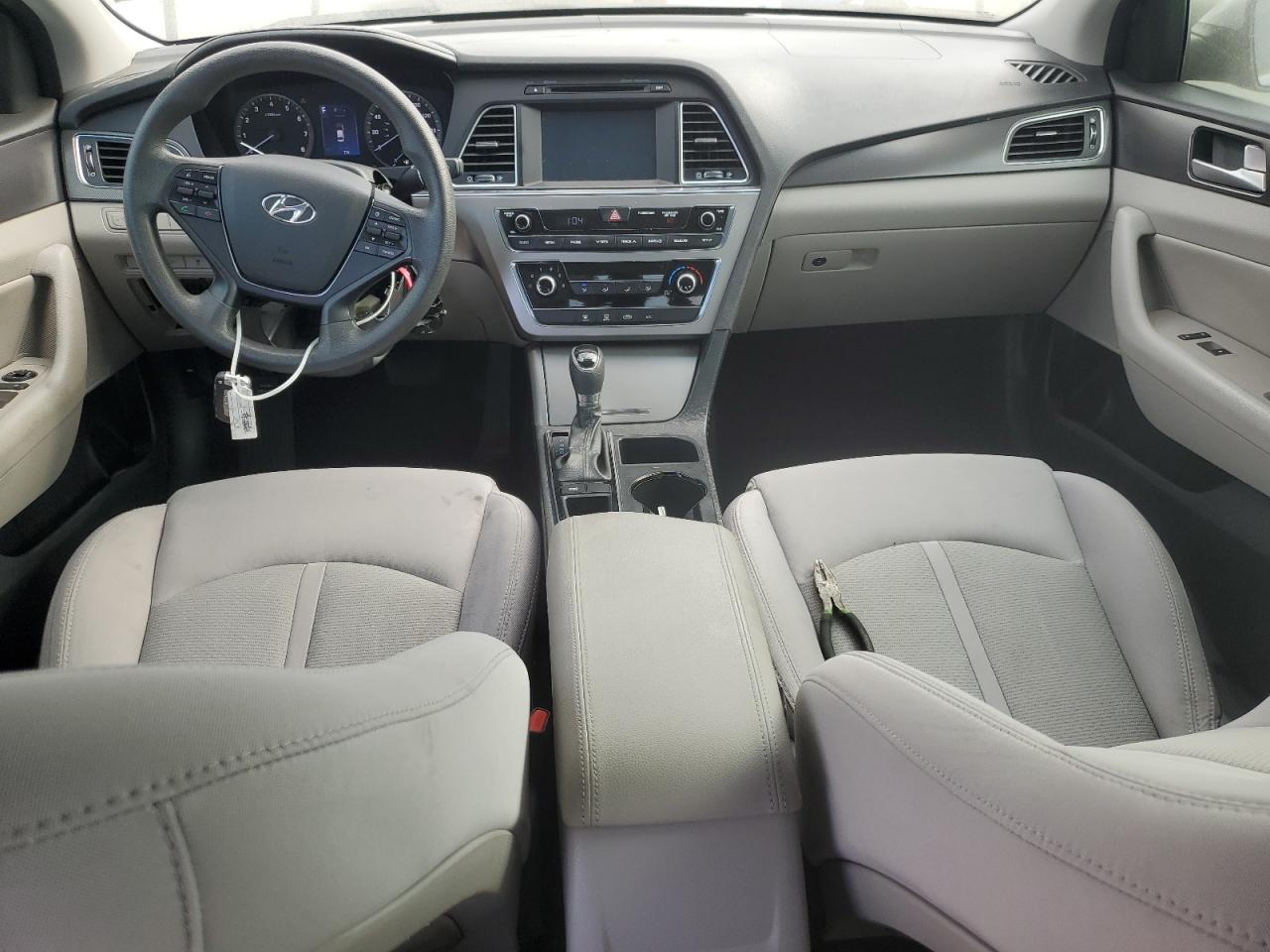 2016 Hyundai Sonata - Image 8