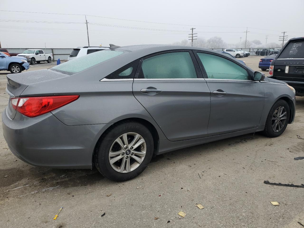 2013 Hyundai Sonata - Image 3