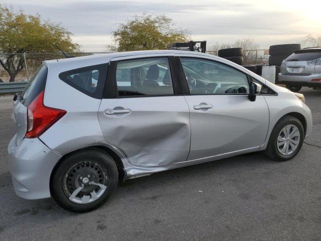  NISSAN VERSA 2018 Srebrny