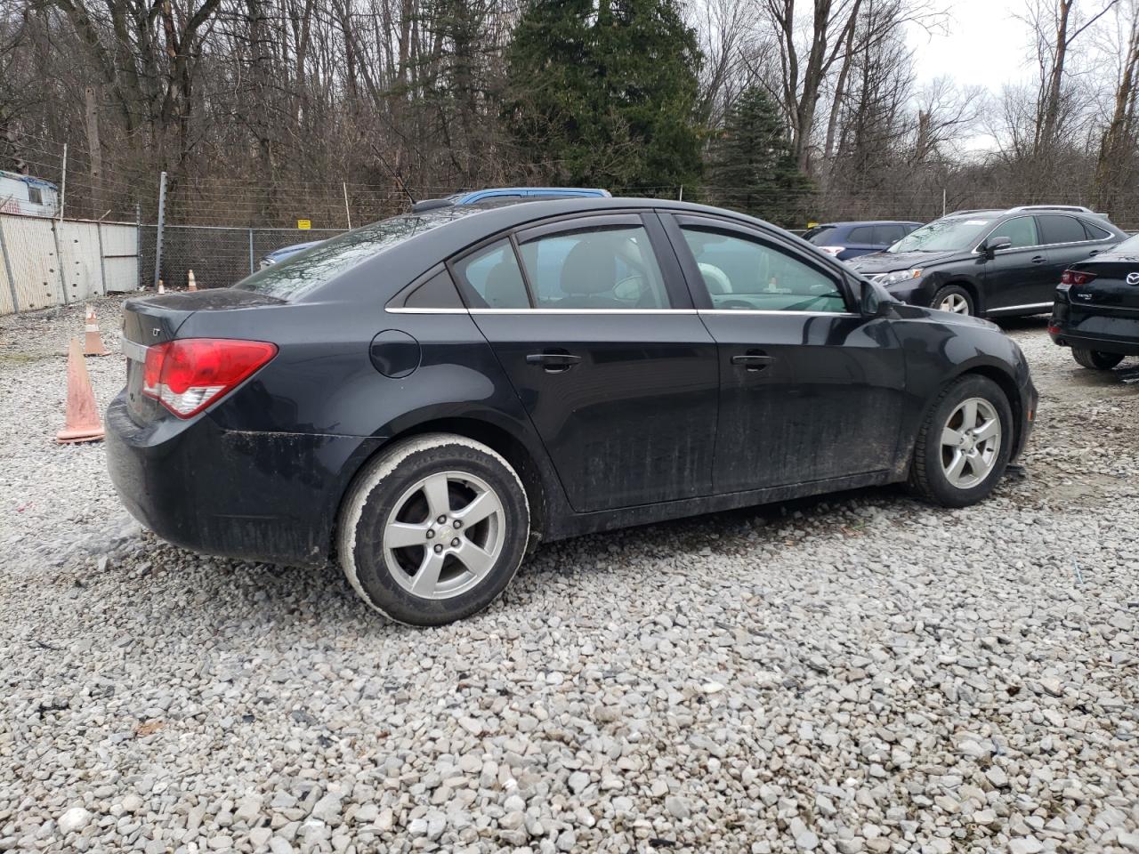 VIN 1G1PE5SB1G7120525 2016 CHEVROLET CRUZE no.3